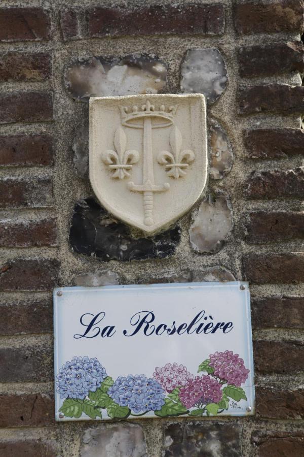 Chambre Meublee "La Roseliere" Sainte-Colombe  Luaran gambar